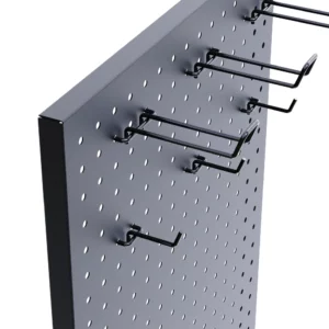 Μεταλλικό stand καταστήματος με διάτρητο panel και γαντζάκια